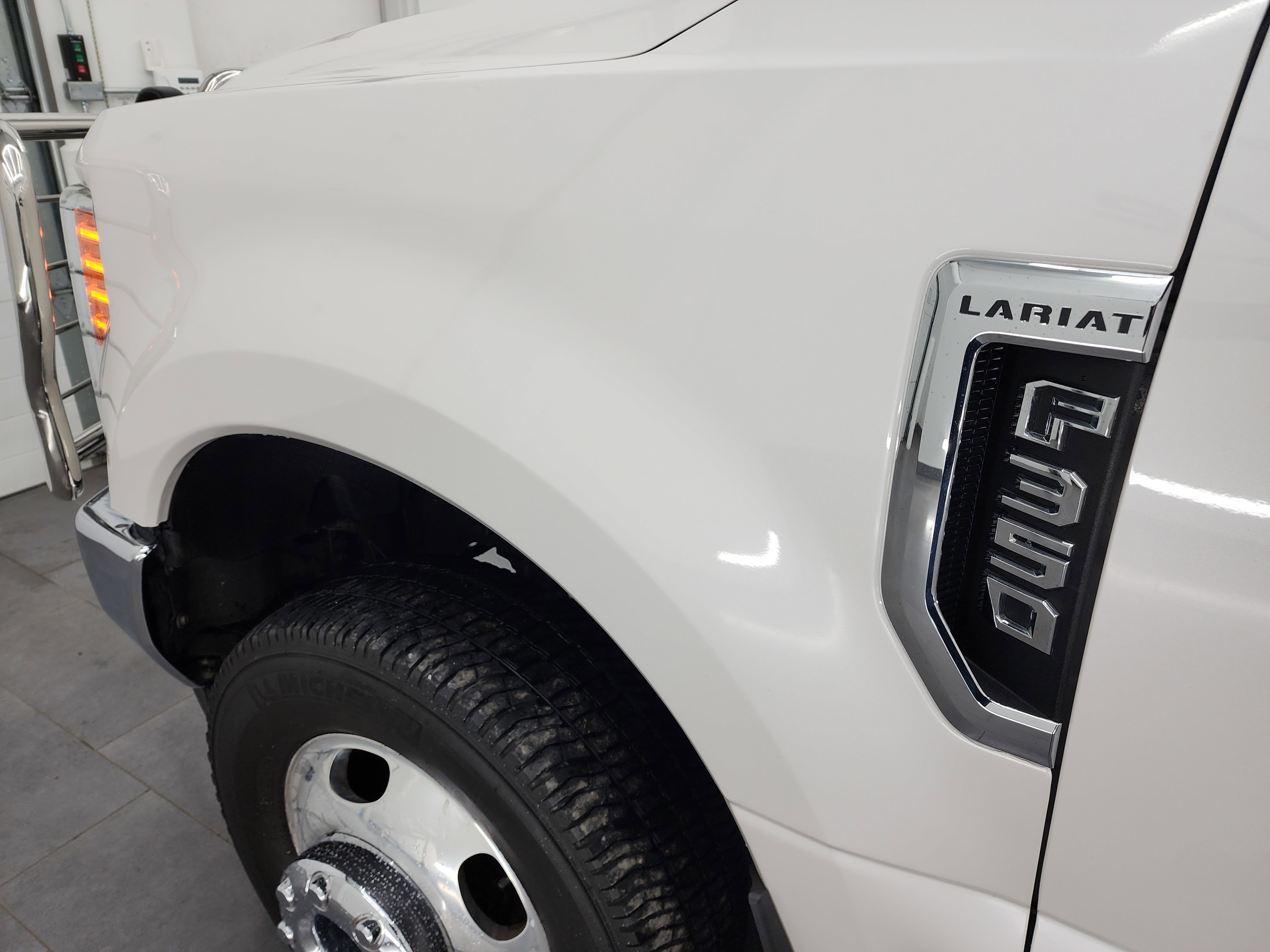 Used 2019 Ford F350 Lariat w/ Lariat Ultimate Package image 38