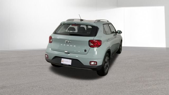 Used 2025 Hyundai Venue SEL FWD image 8