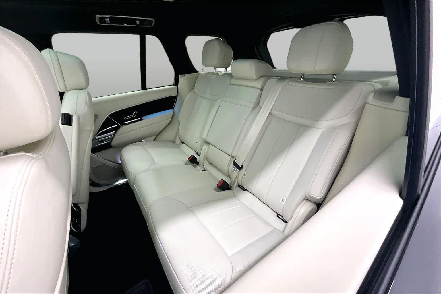 Used 2025 Land Rover Range Rover SE AWD/4WD image 21