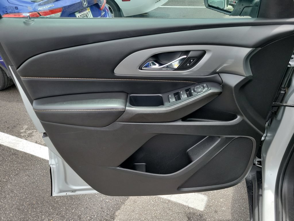 Used 2021 Chevrolet Traverse LS FWD image 27