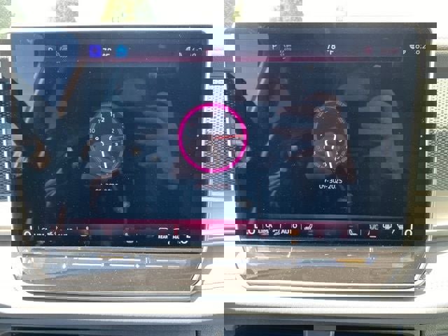 New 2025 Volkswagen Tiguan SE image 34