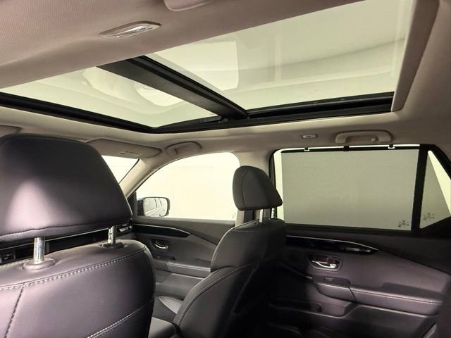Used 2025 Honda Pilot Touring image 37
