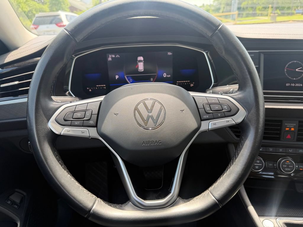 Certified 2022 Volkswagen Jetta SE FWD image 14