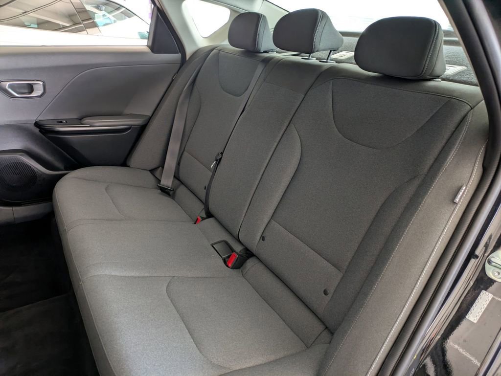 Used 2025 Kia K4 LXS image 24