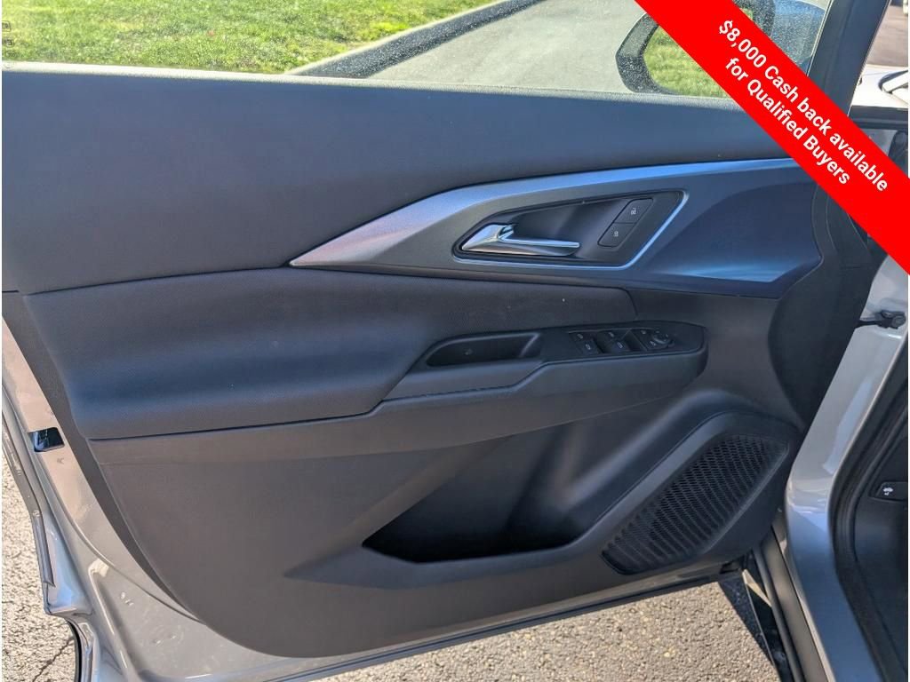 New 2026 Chevrolet Equinox EV LT image 15