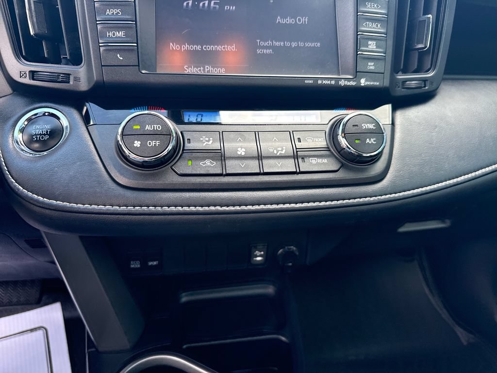 Used 2018 Toyota RAV4 XLE FWD image 30