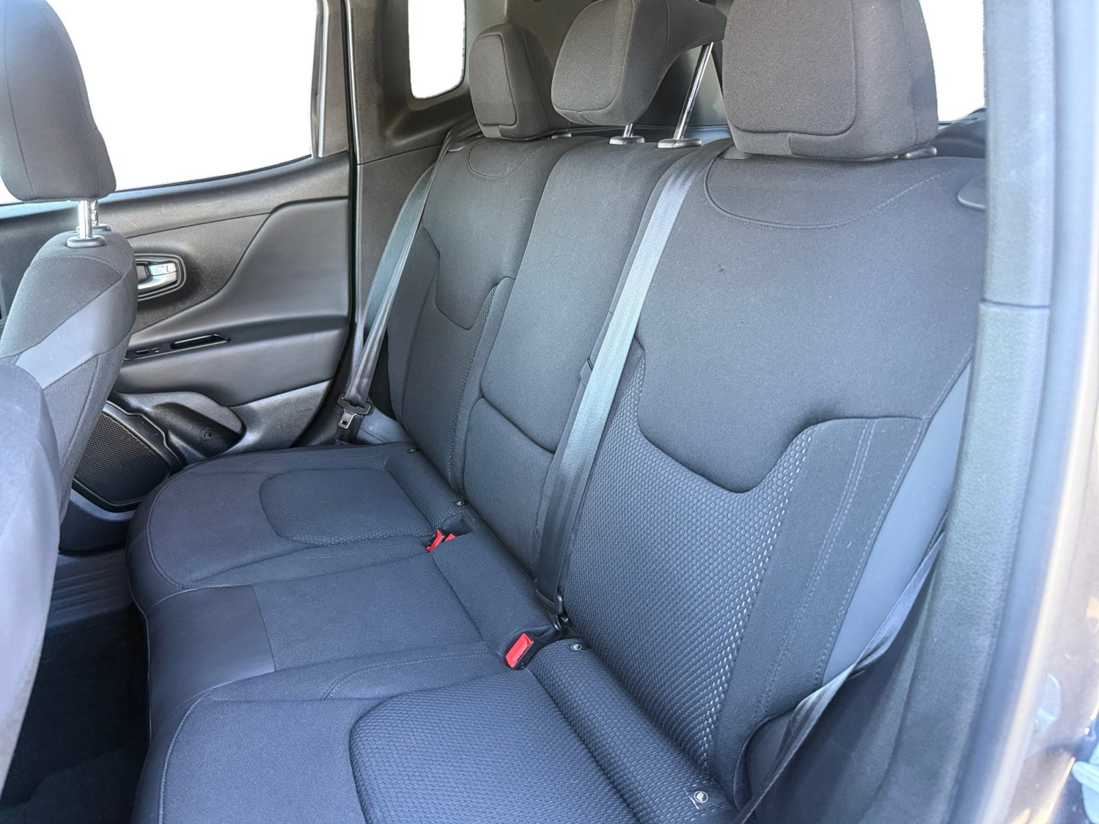 Used 2020 Jeep Renegade Altitude image 13