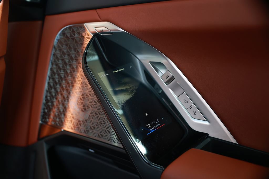 Used 2025 BMW i7 M70 w/ Executive Package image 33