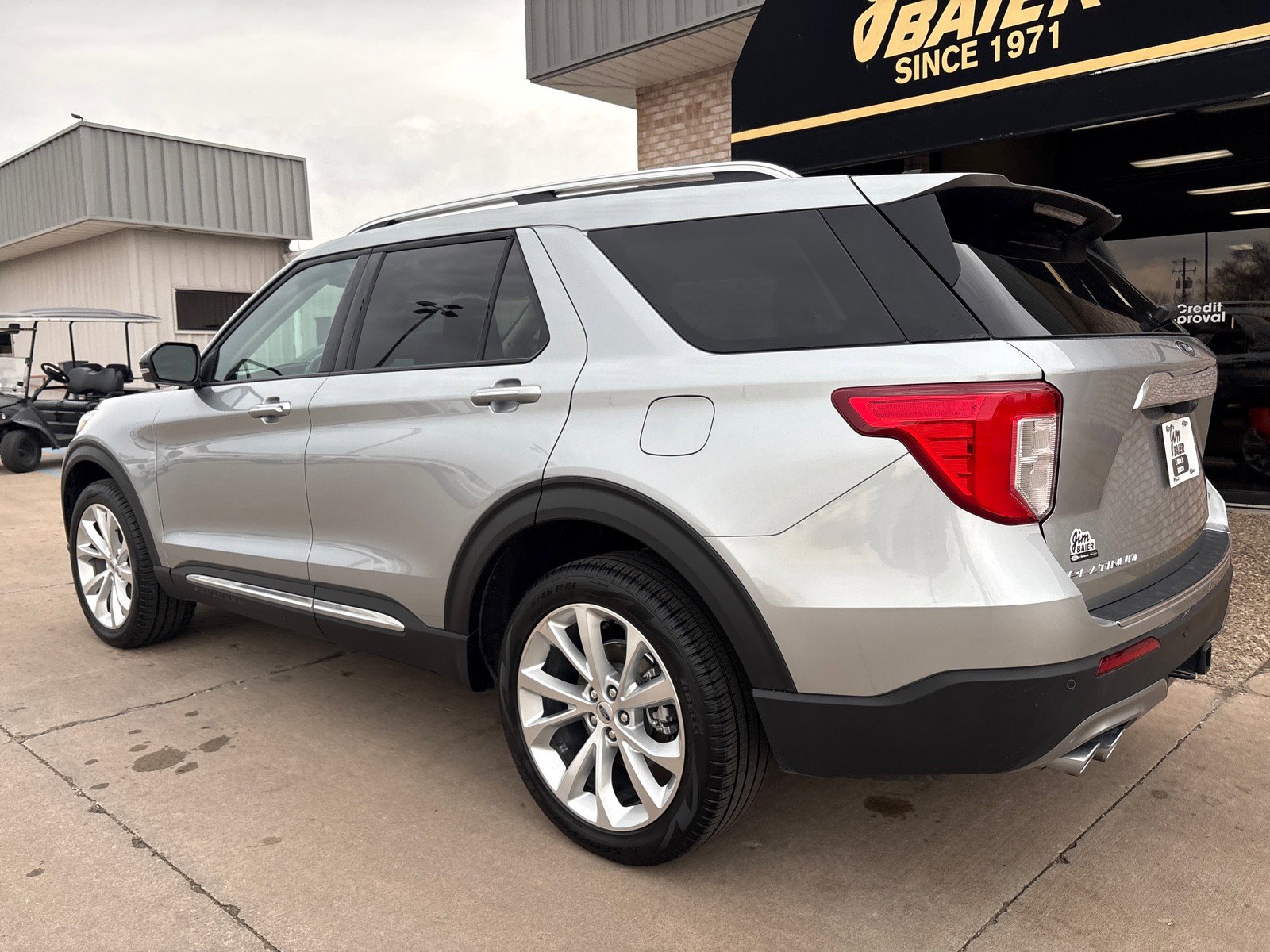 Used 2024 Ford Explorer Platinum w/ Technology Package image 12