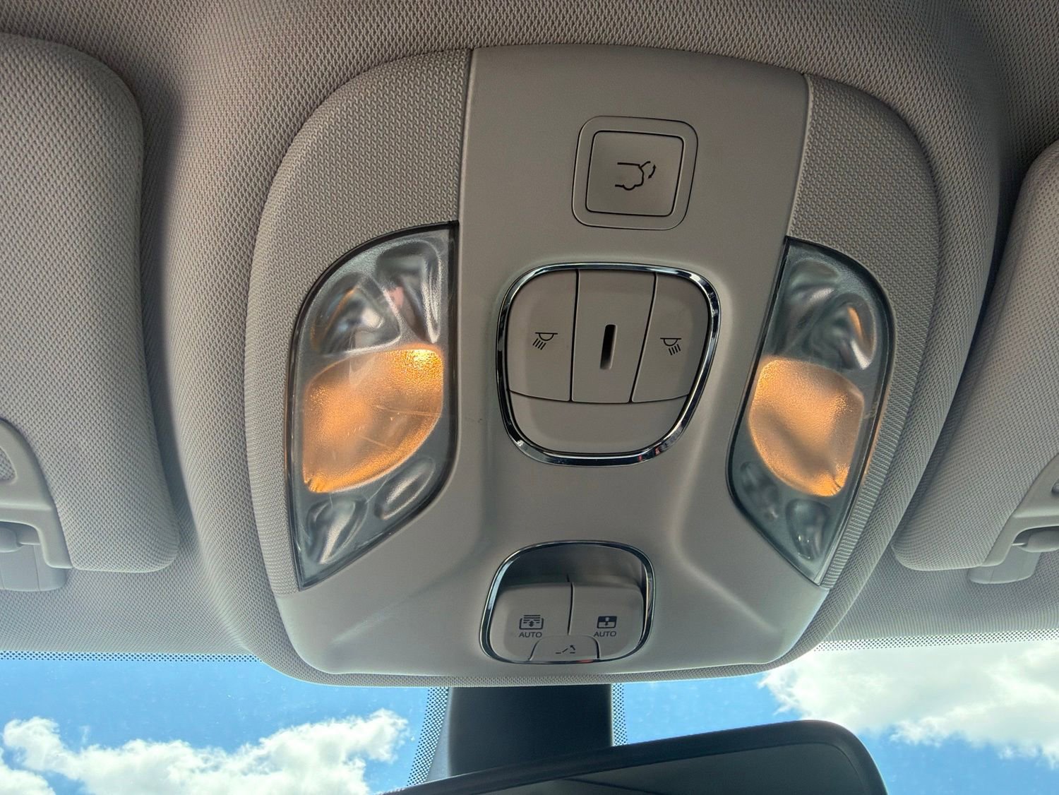 Used 2018 Jeep Compass Trailhawk w/ Leather Interior Group AWD/4WD image 20