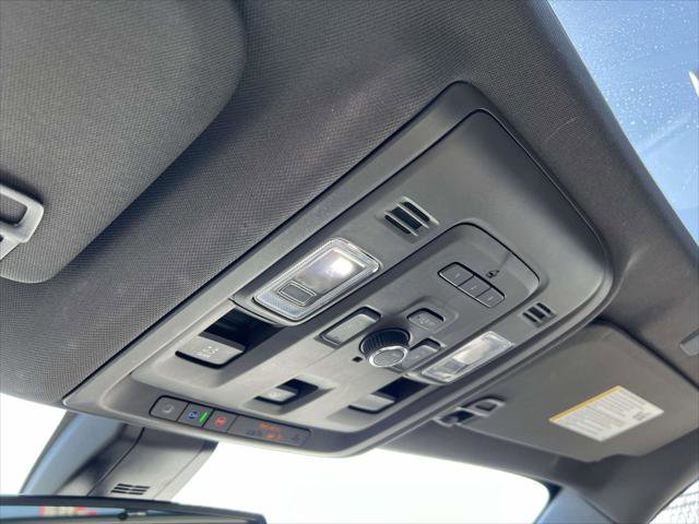 Used 2021 GMC Yukon SLT w/ SLT Luxury Plus Package image 35