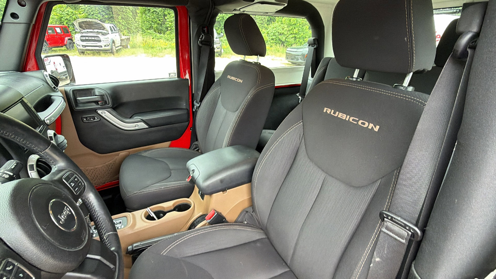 Used 2015 Jeep Wrangler Rubicon w/ Power Convenience Group AWD/4WD image 16