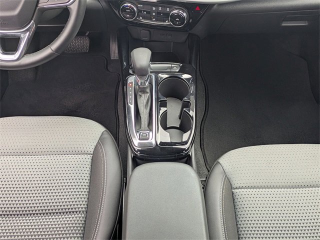 Used 2025 Chevrolet Trax LT w/ LT Convenience Package image 19