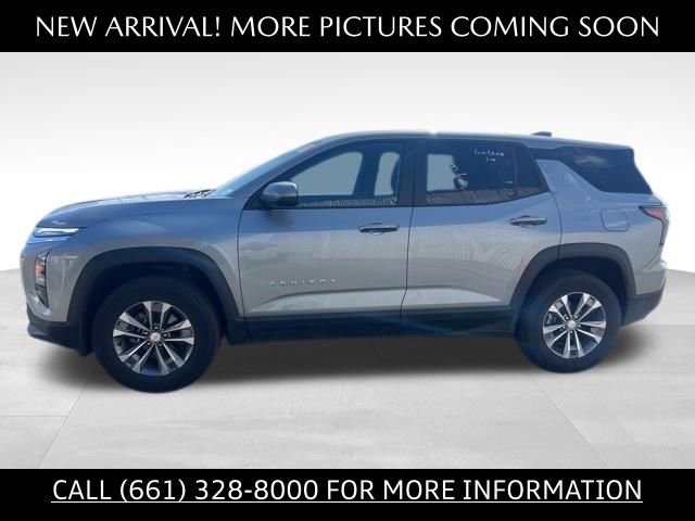 Used 2025 Chevrolet Equinox LT image 2