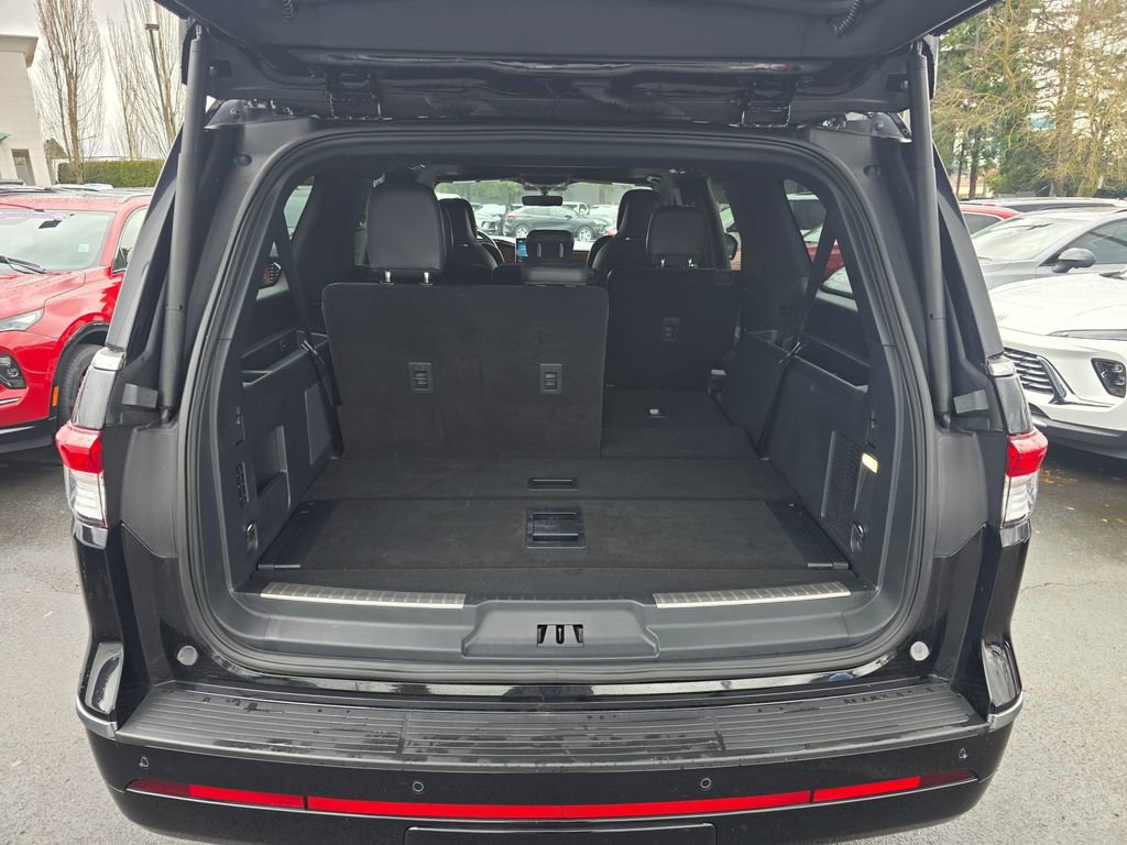 Used 2024 Lincoln Navigator L Reserve image 13