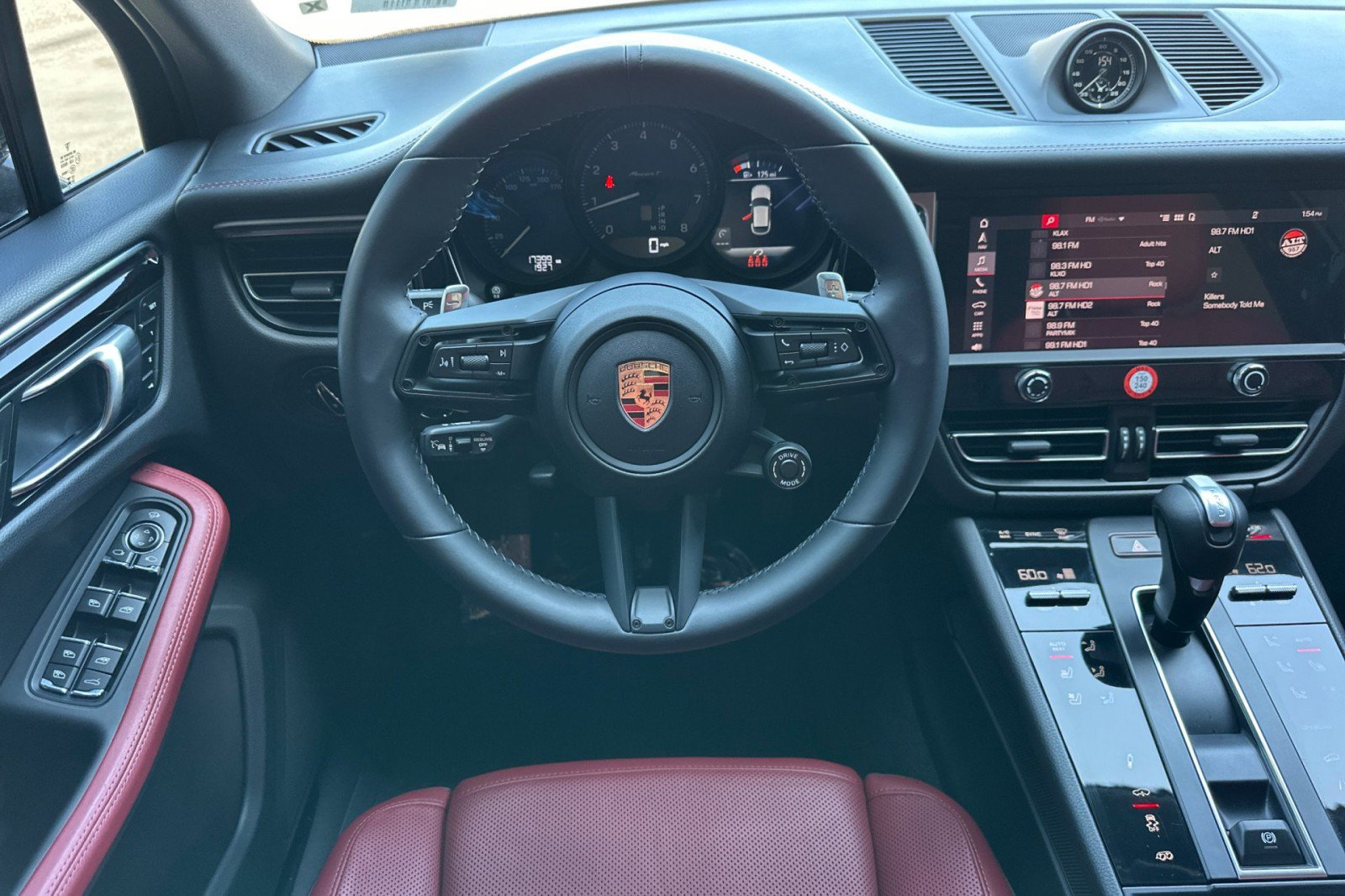 Certified 2023 Porsche Macan Turbo AWD/4WD image 14