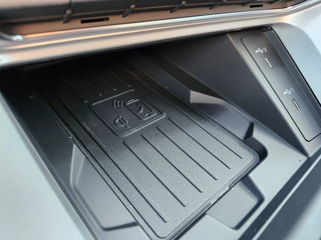 New 2025 Audi Q3 2.0T Premium image 17