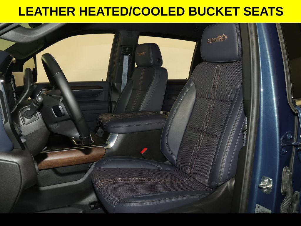 Used 2025 Chevrolet Silverado 3500 High Country w/ Technology Package AWD/4WD image 3