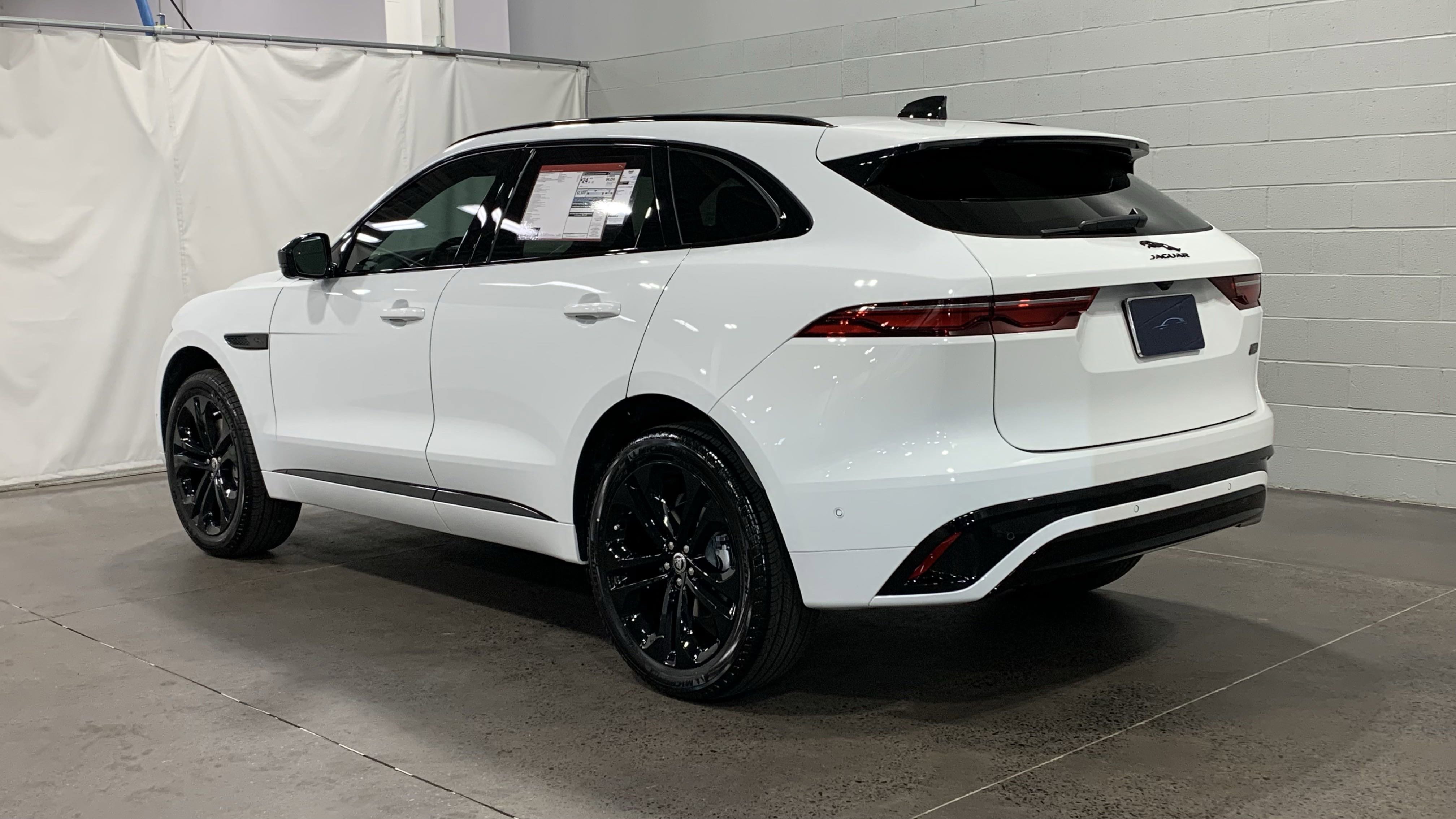 New 2026 Jaguar F-PACE R-Dynamic S image 11