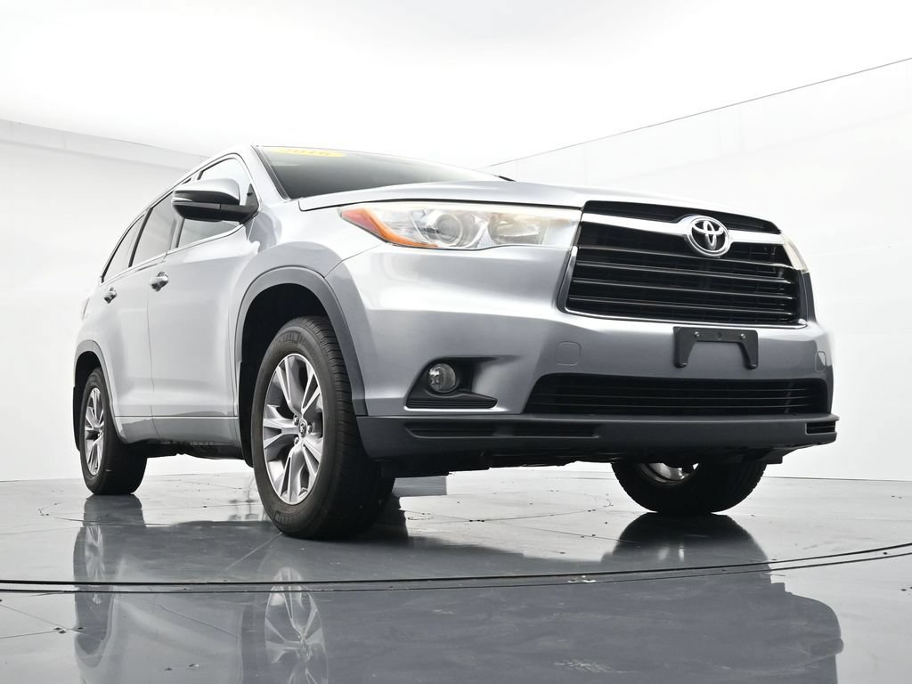 Used 2016 Toyota Highlander Plus AWD/4WD image 34