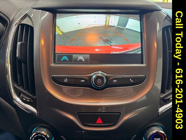 Used 2018 Chevrolet Cruze LT image 14