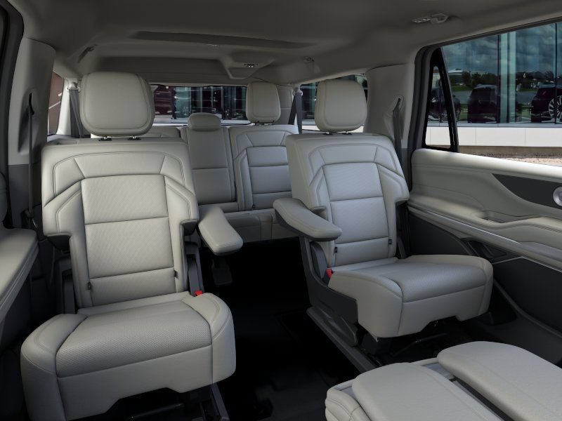 New 2026 Lincoln Navigator L Premier AWD/4WD image 31