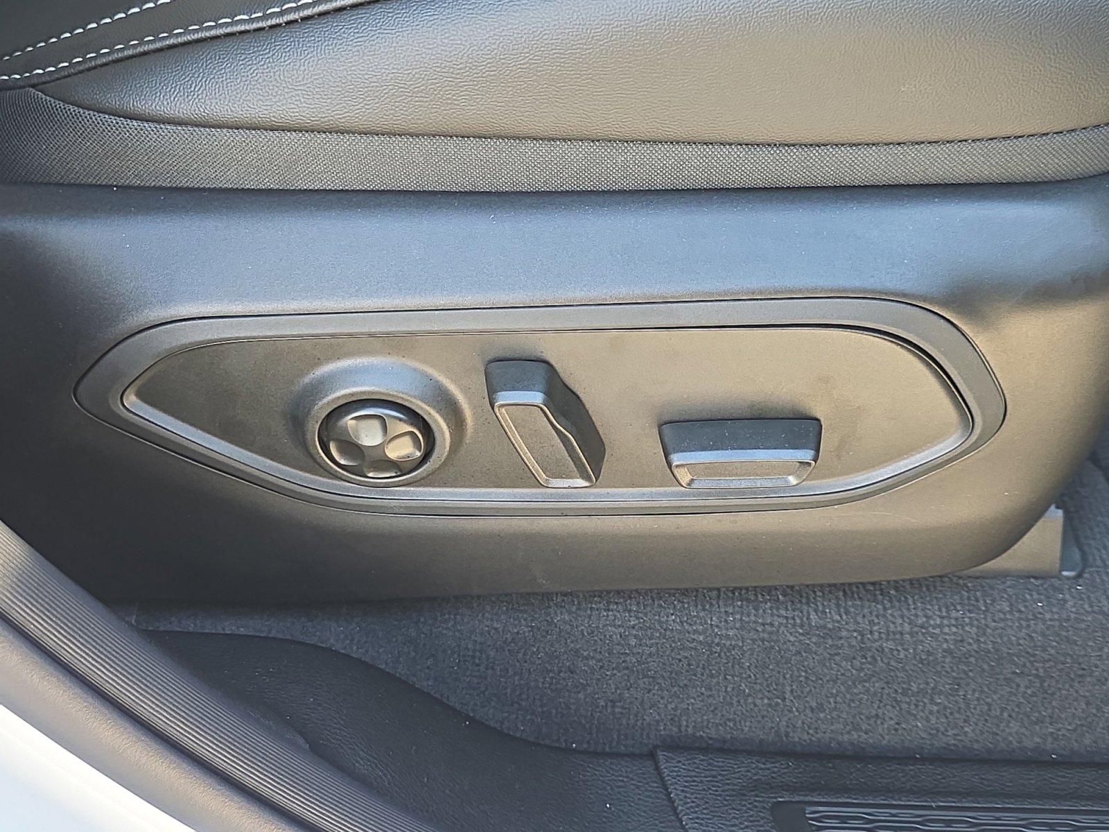 New 2026 Jeep Grand Cherokee Limited image 33