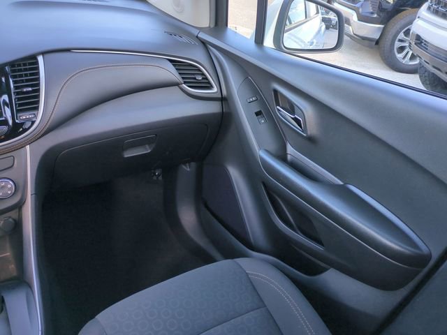 Certified 2022 Chevrolet Trax LS w/ Tint and Cruise Package image 17