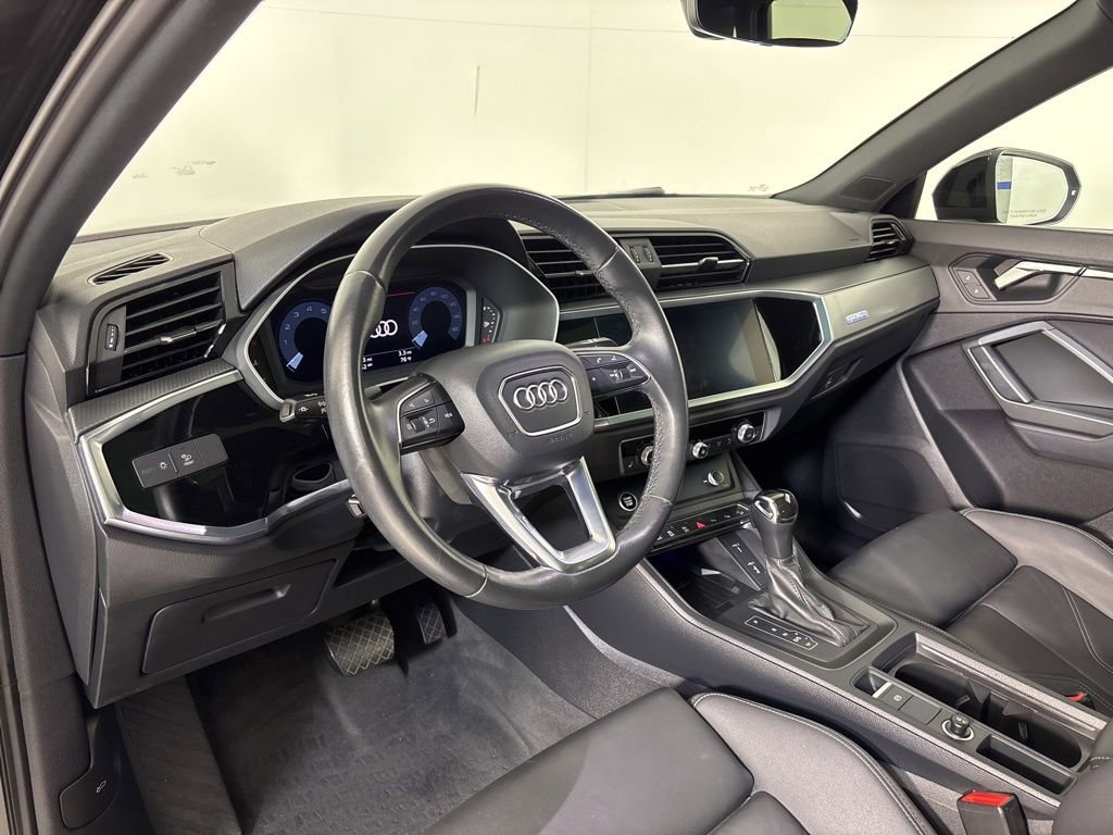 Used 2021 Audi Q3 2.0T Premium Plus w/ Premium Plus Package image 16