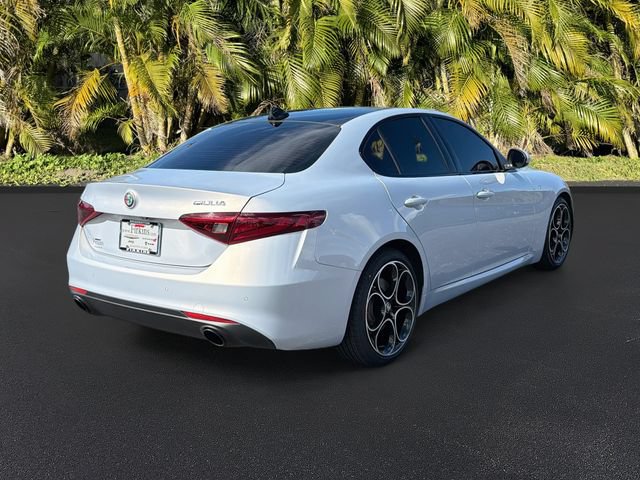 Used 2022 Alfa Romeo Giulia Ti w/ Active Assist Plus Package RWD image 4