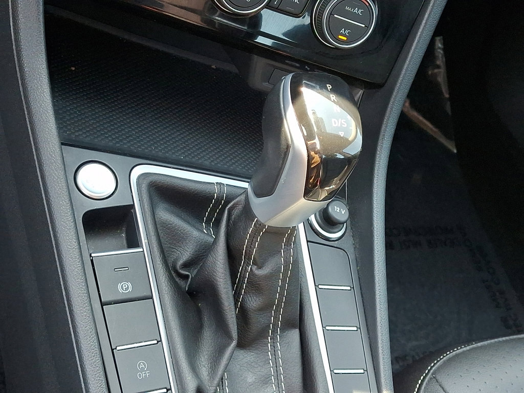 Used 2024 Volkswagen Jetta SE image 27