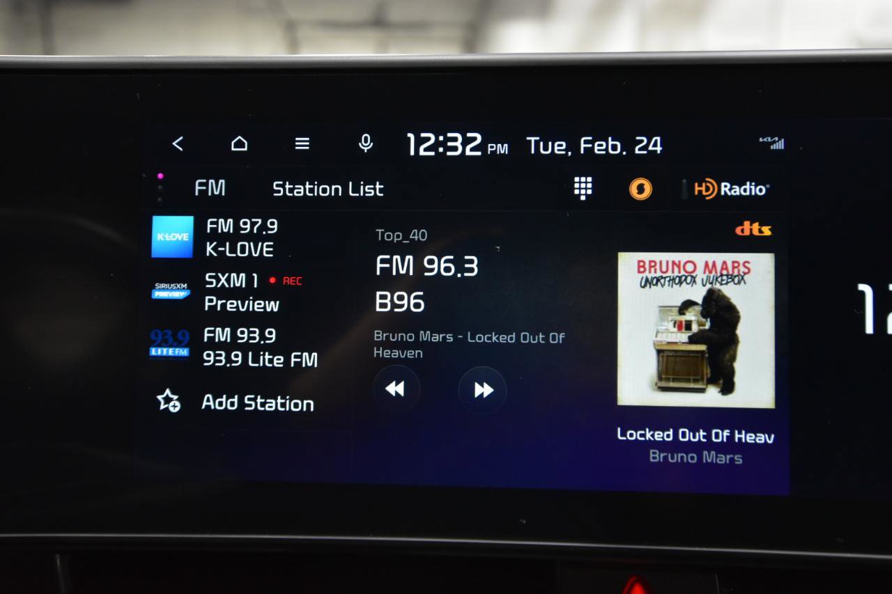 Used 2024 Kia Sportage EX image 21