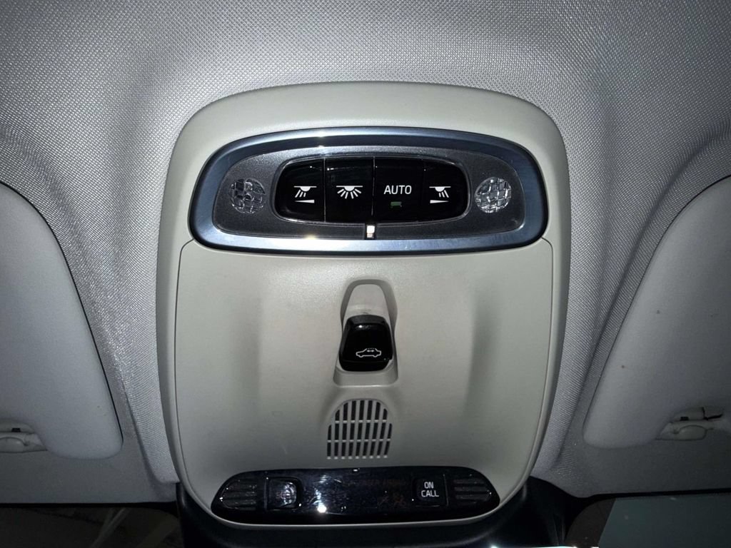 Used 2020 Volvo V60 T5 Momentum FWD image 25