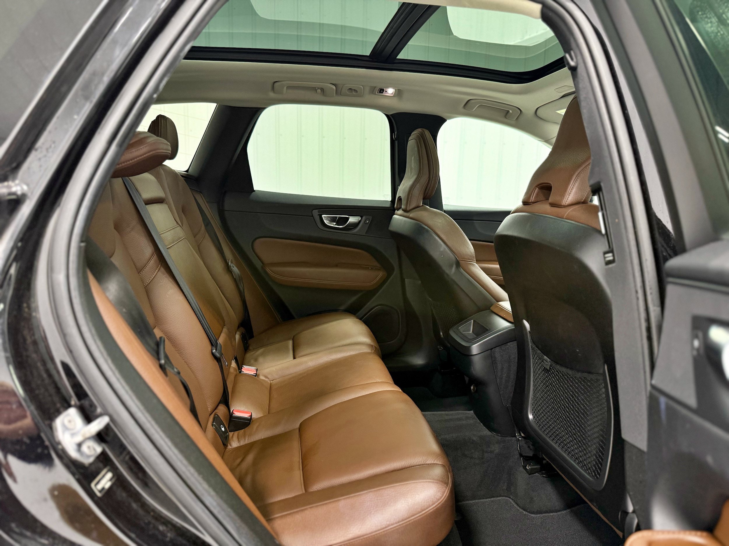Used 2019 Volvo XC60 T6 Momentum w/ Premium Package AWD/4WD image 32