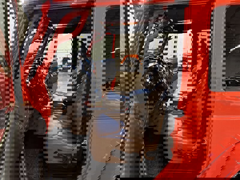 Used 2015 Jeep Wrangler Rubicon w/ Power Convenience Group image 16