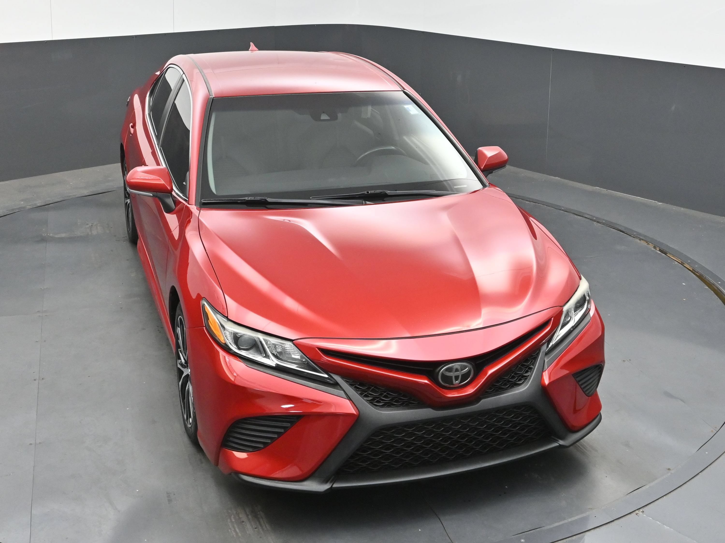 Used 2019 Toyota Camry SE w/ Convenience Package FWD image 30