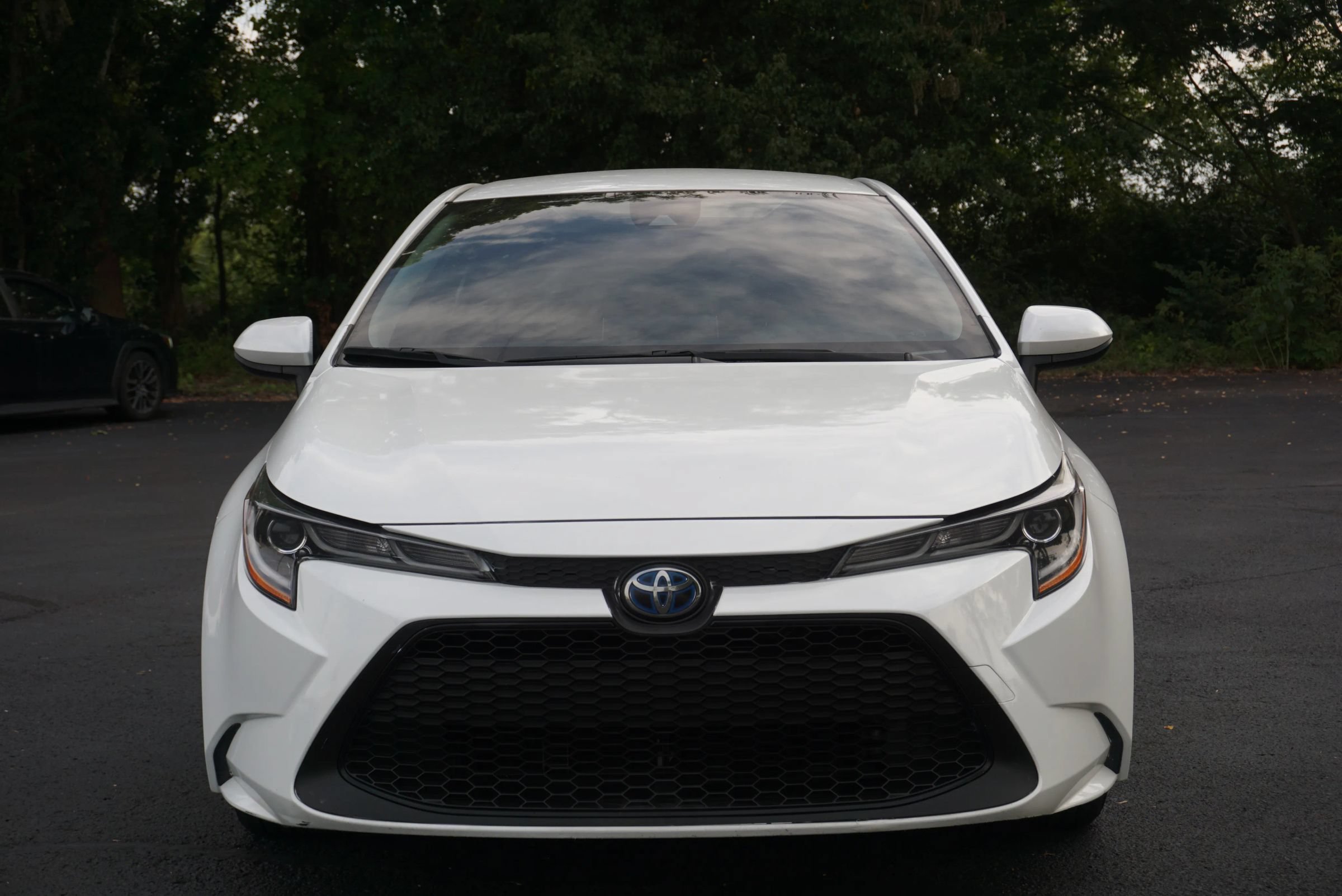 Used 2022 Toyota Corolla LE w/ Premium Interior Package FWD image 2