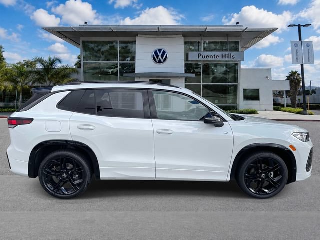 New 2026 Volkswagen Tiguan SEL R-Line AWD/4WD image 3
