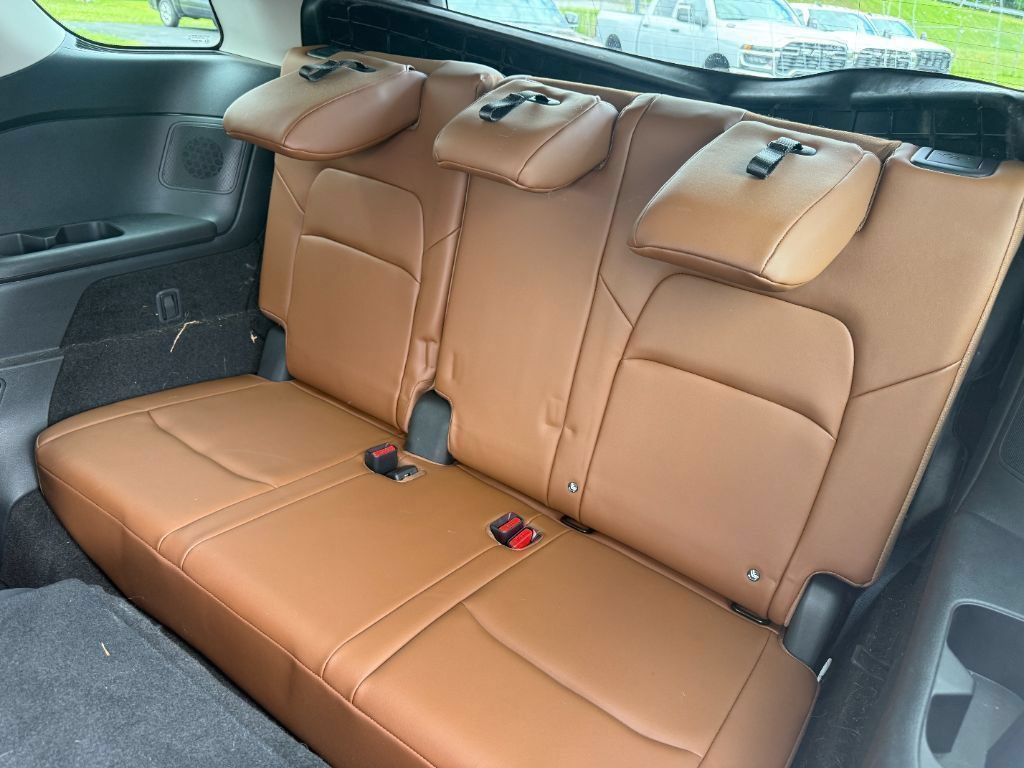 Used 2023 Nissan Pathfinder Platinum w/ Cargo Package AWD/4WD image 6