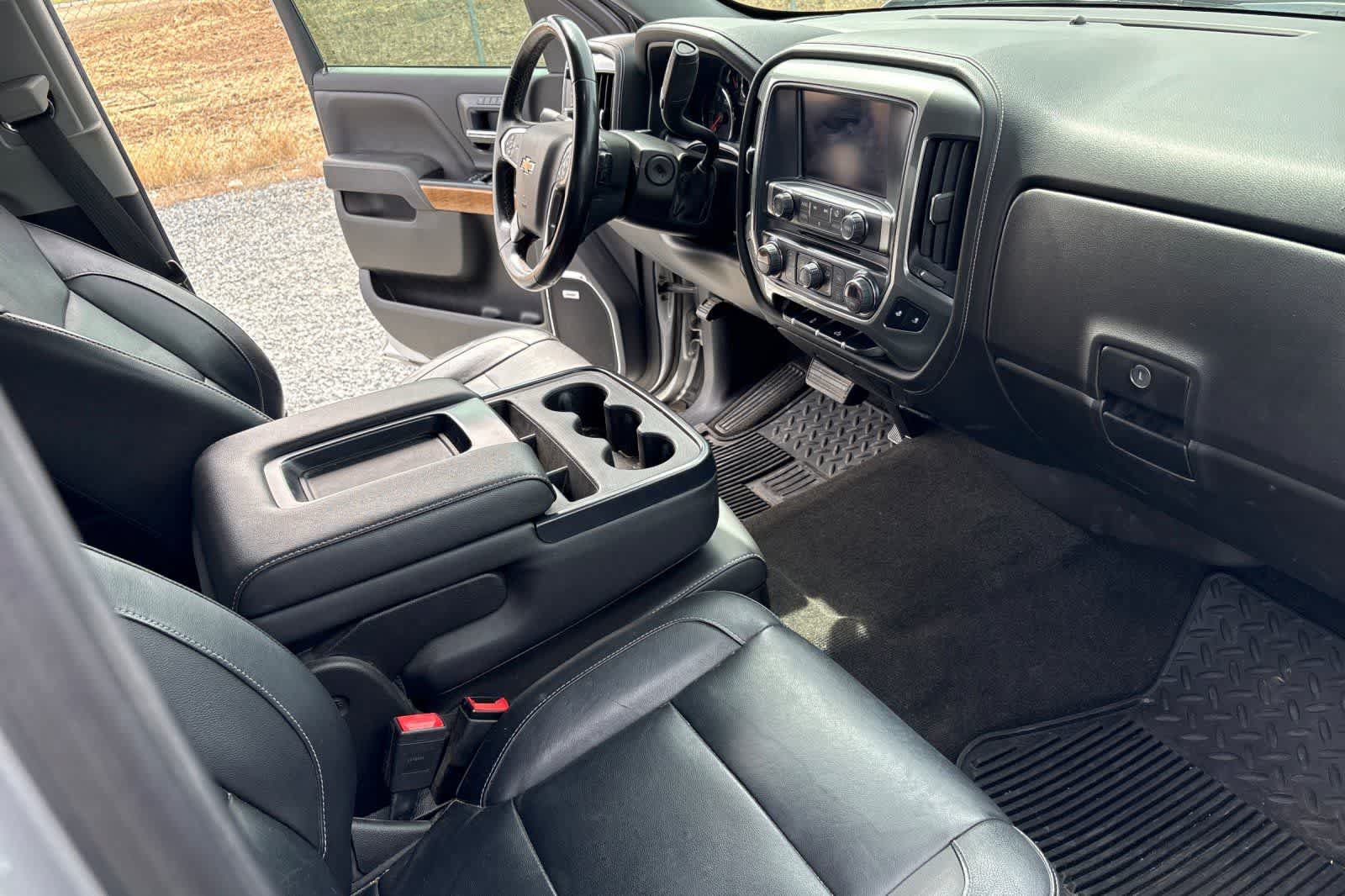 Used 2018 Chevrolet Silverado 1500 LTZ w/ Sport Package AWD/4WD image 17
