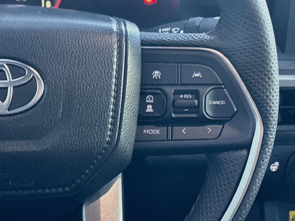 Used 2025 Toyota Tacoma SR5 AWD/4WD image 12