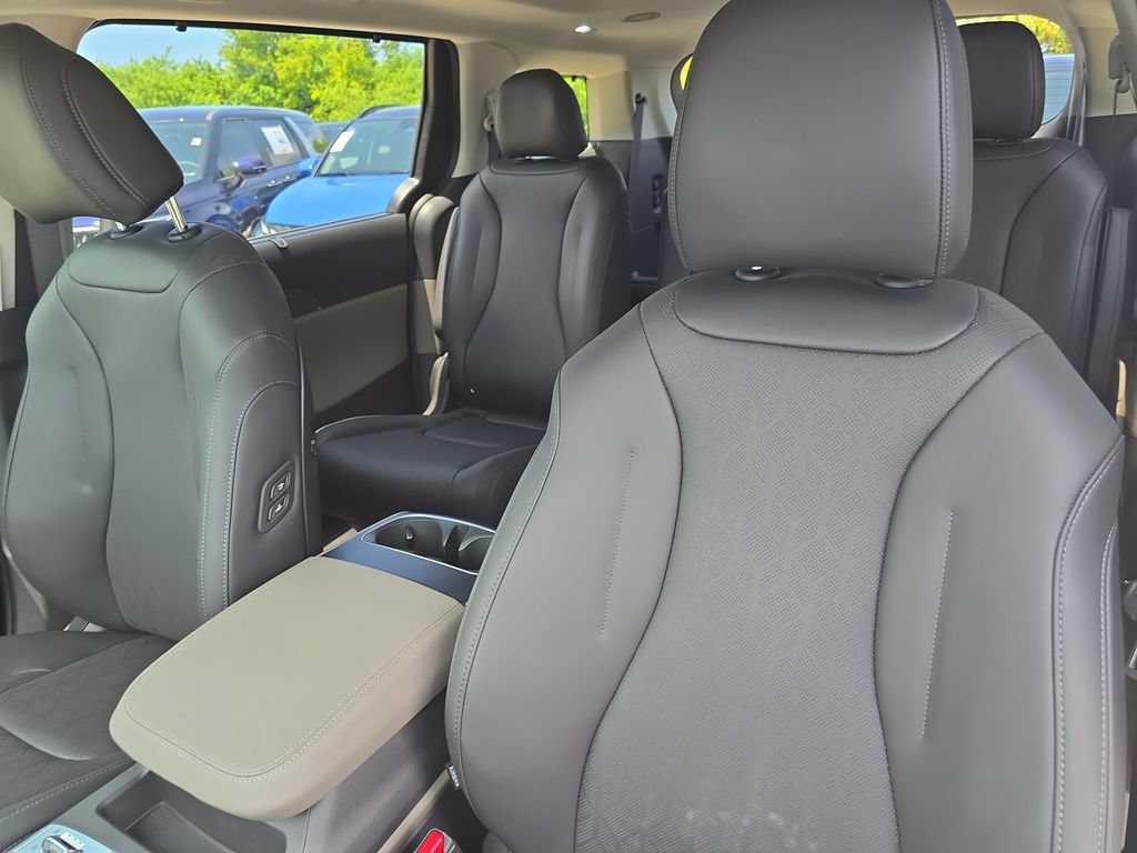 New 2027 Kia Carnival SX FWD image 22