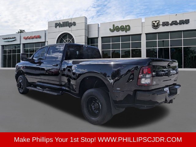 Used 2024 RAM 3500 Big Horn w/ Night Edition AWD/4WD image 5