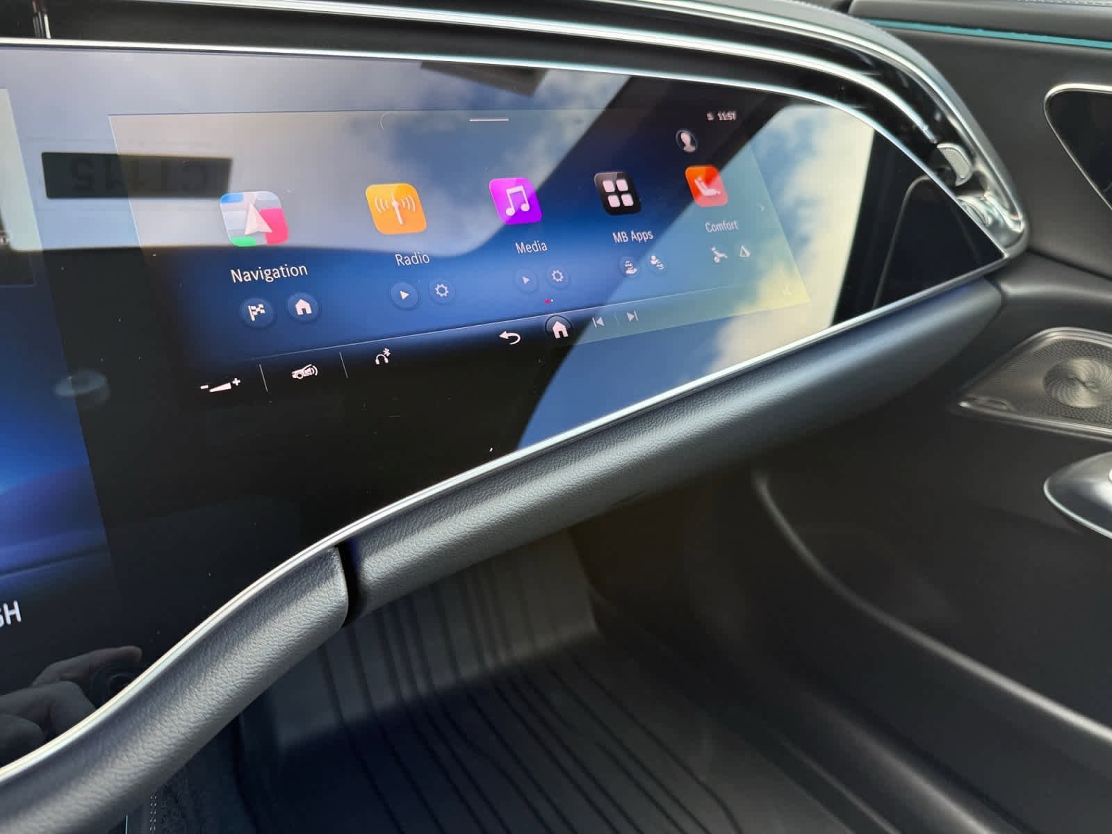 New 2026 Mercedes-Benz E 53 AMG e 4MATIC Sedan image 20