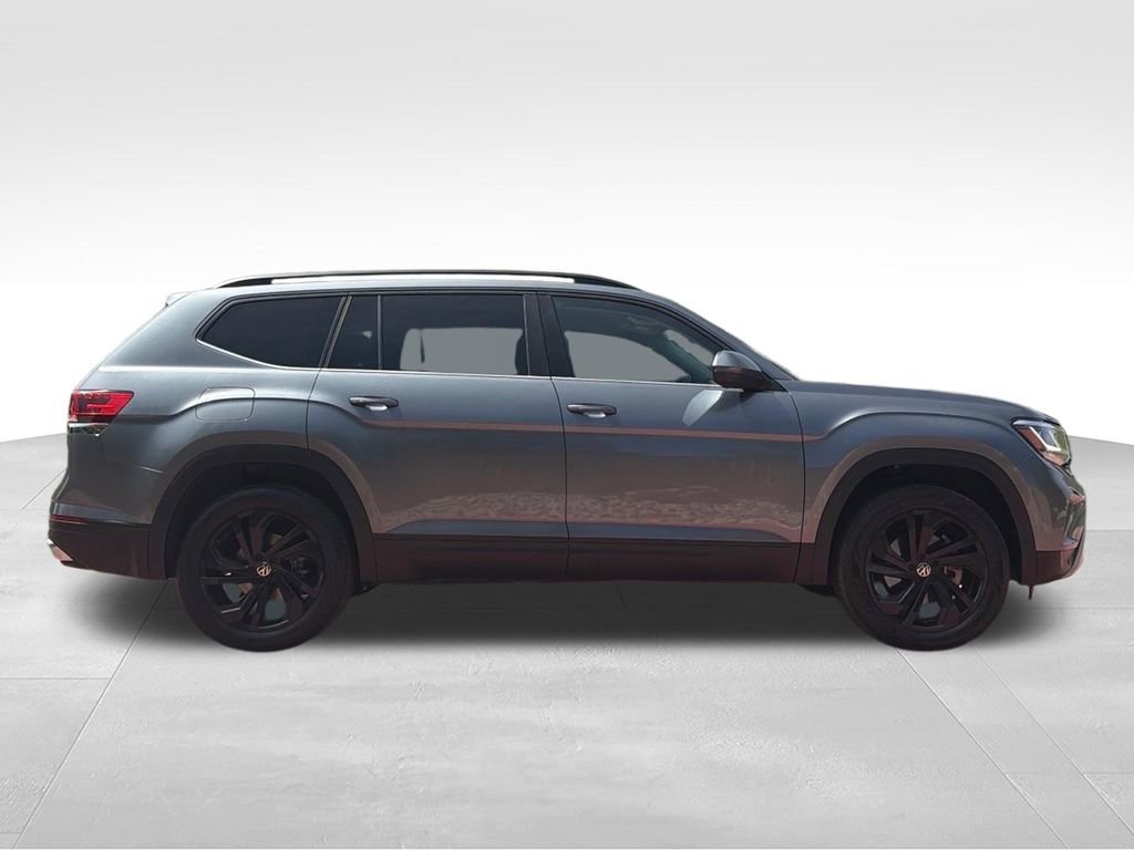 Used 2023 Volkswagen Atlas SE w/ Black Wheel Package AWD/4WD image 9