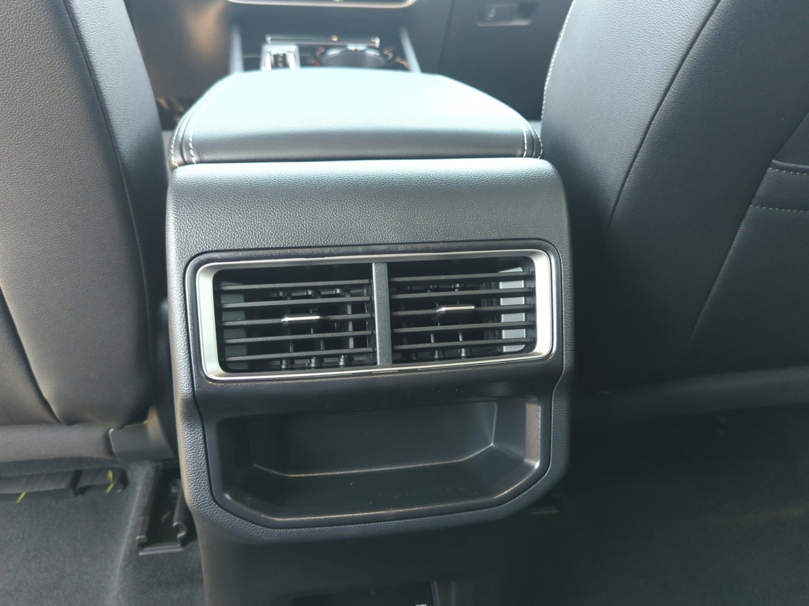 New 2026 Volkswagen Atlas Cross Sport SE image 30