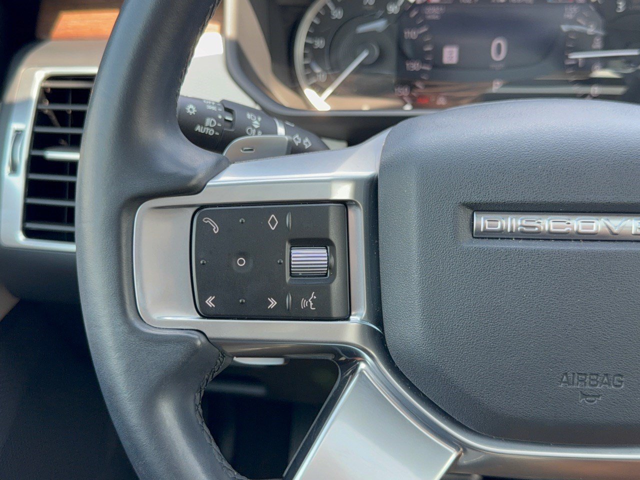 Used 2023 Land Rover Discovery S R-Dynamic AWD/4WD image 18