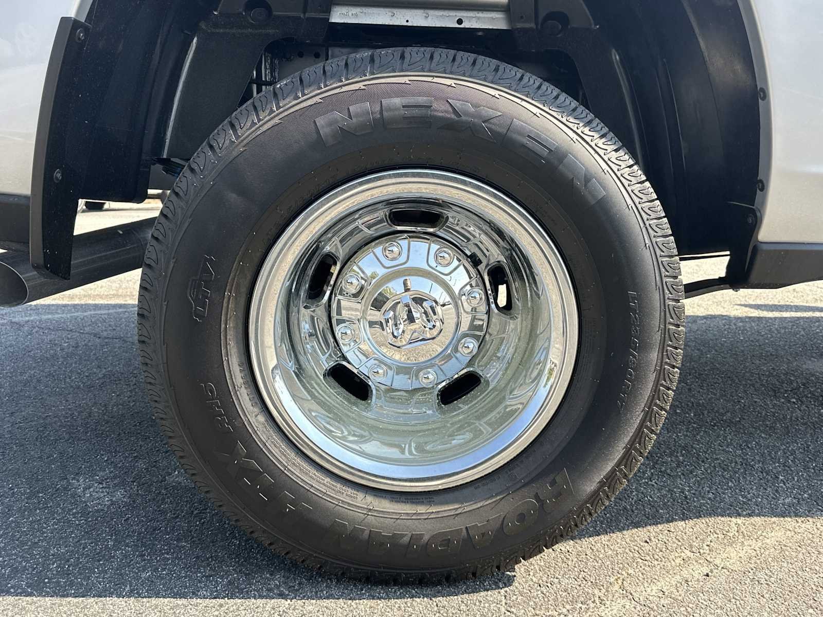 New 2026 RAM 3500 Tradesman AWD/4WD image 17