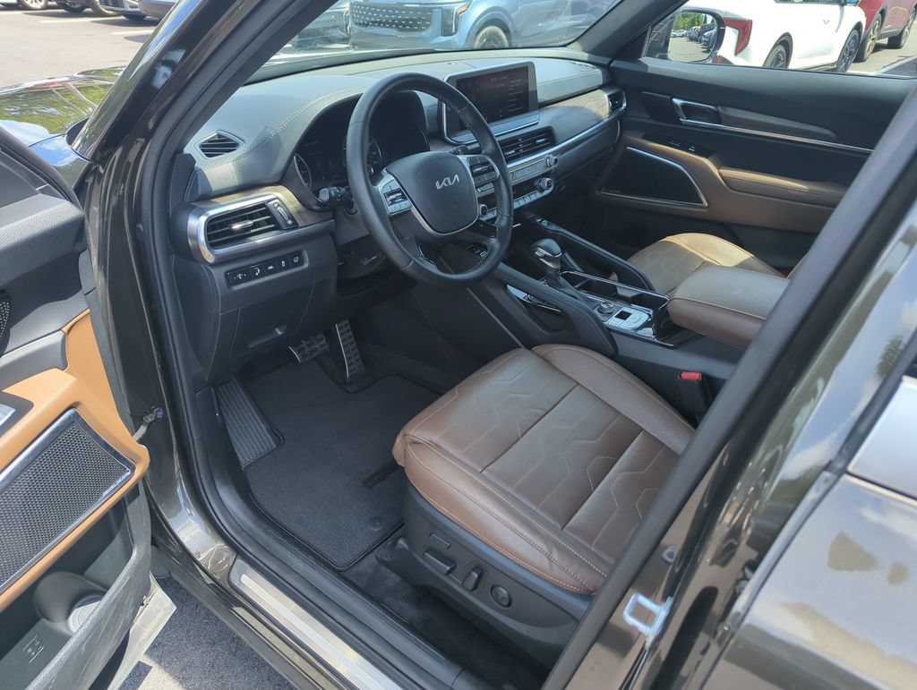 Used 2022 Kia Telluride SX w/ SX Prestige Package AWD/4WD image 11
