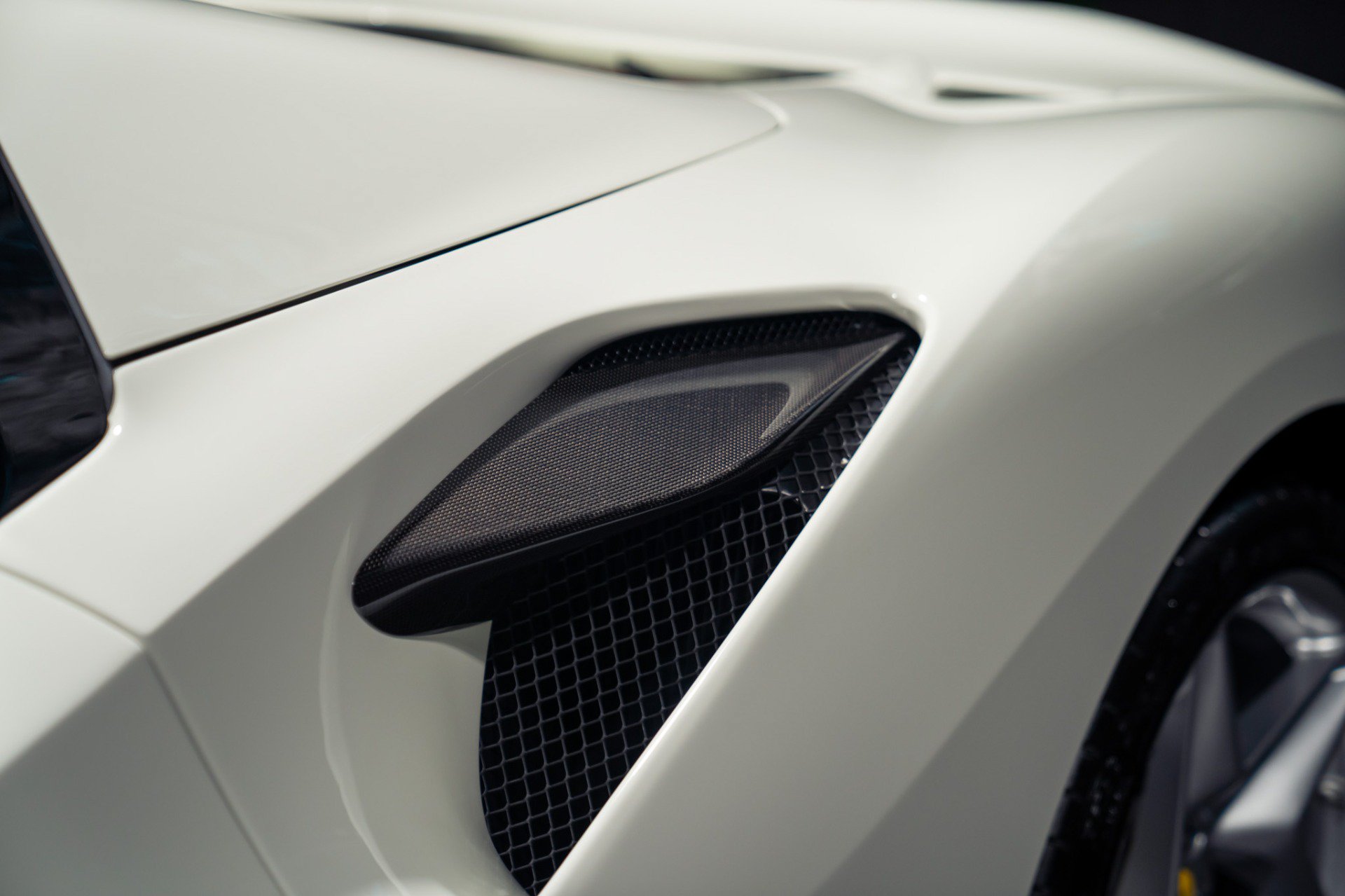 Used 2023 Ferrari F8 Tributo RWD image 20